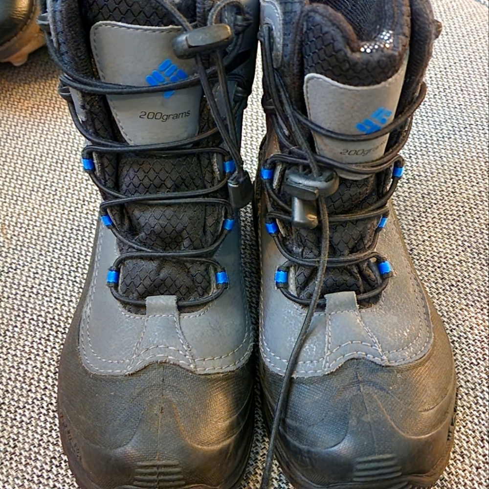 Columbia Boys Snow boots Omni-heat 200g waterproof Size 4Y (big boys)